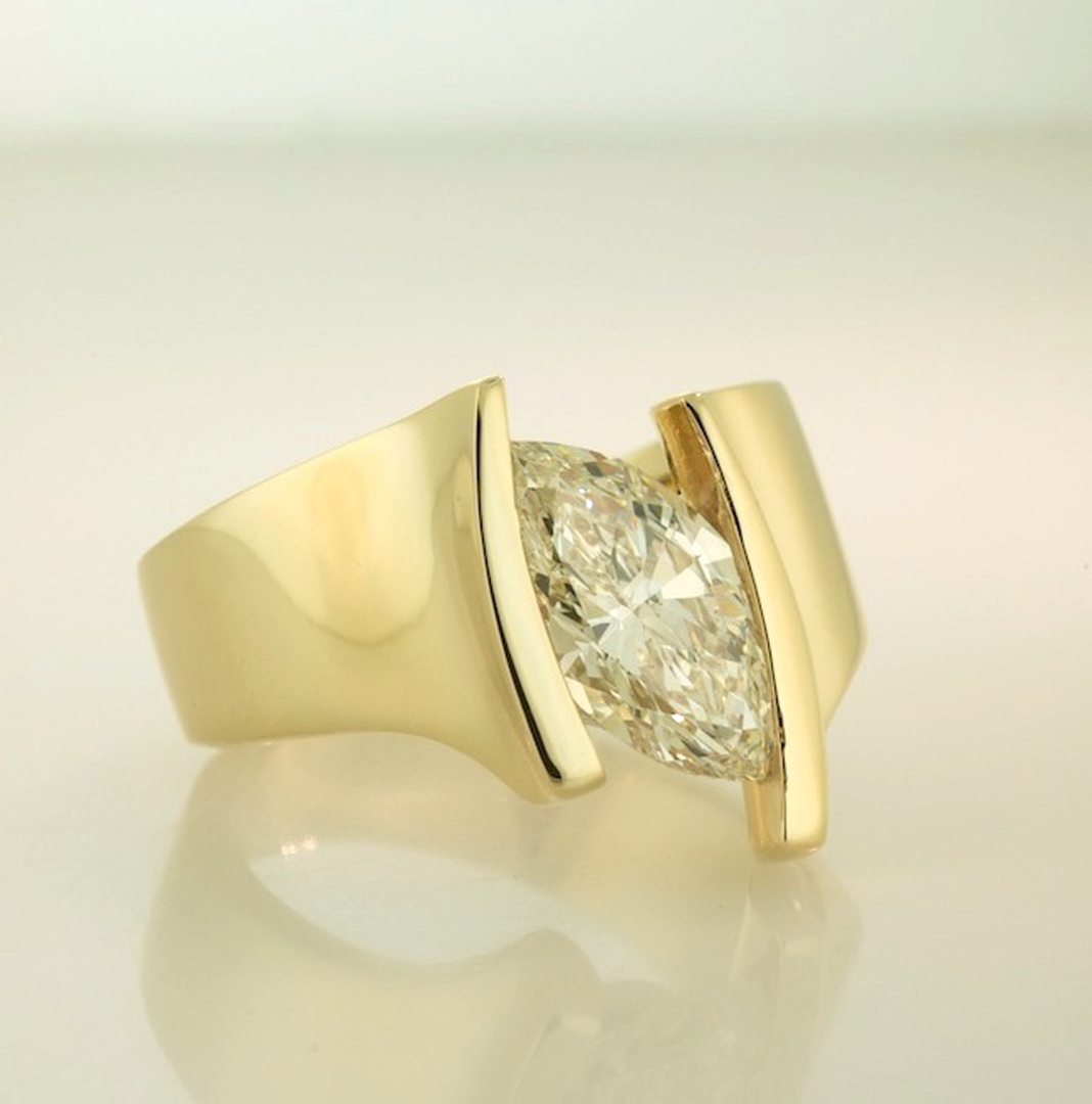 Marquise%20diamond%20ring.png