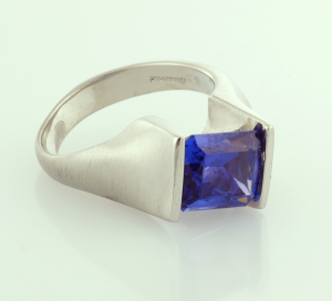 Tanzanite and 18KT white gold ring