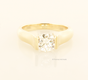 Modern Round Diamond Solitaire in Yellow Gold